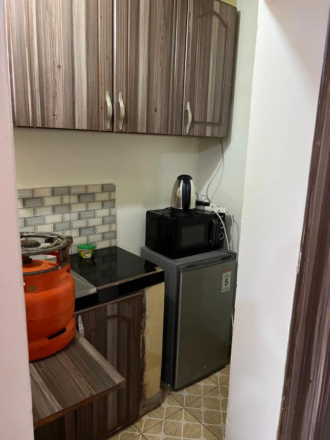 Lark Suites -Bukoto كامبالا المظهر الخارجي الصورة