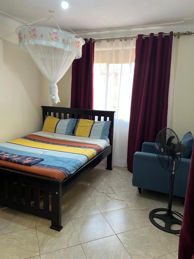 Lark Suites -Bukoto كامبالا المظهر الخارجي الصورة